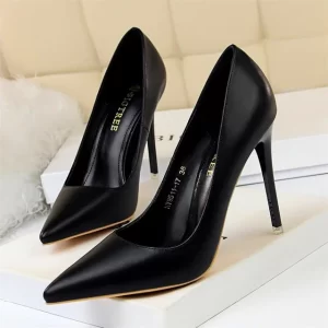 Essentials BigTree Womens Classic Leather Pumps - Black