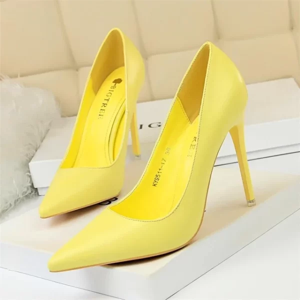 Essentials BigTree Womens Classic Leather Pumps - Yellow