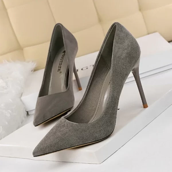 Essentials BigTree Womens Classic Style Suede Pumps - Gray